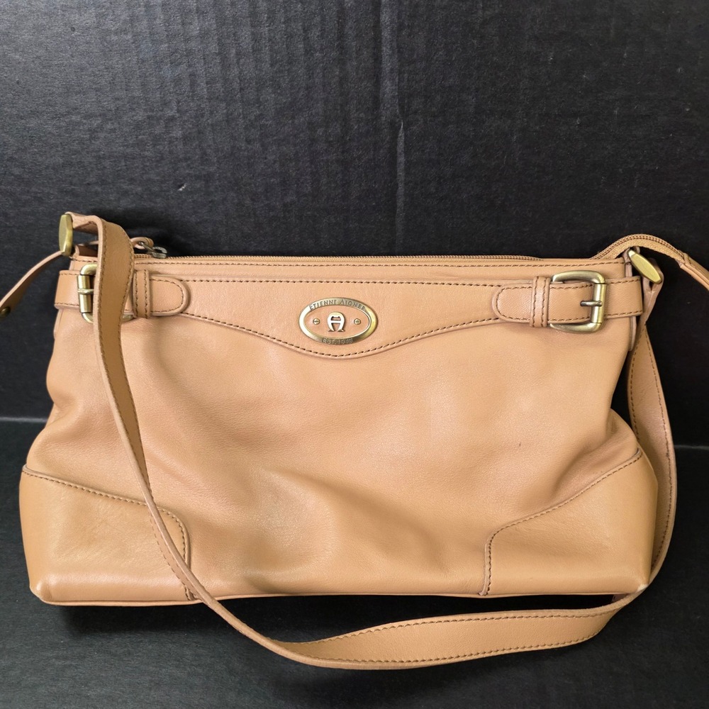 Etienne‎ Aigner Tan Leather Shoulder Bag Gold Hardware Logo Plaque Handbag